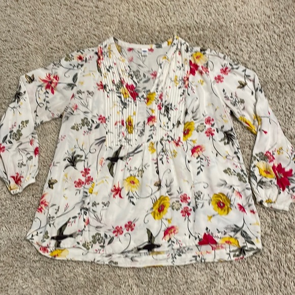Old Navy Tops - Old Navy cream colored floral blouse size L